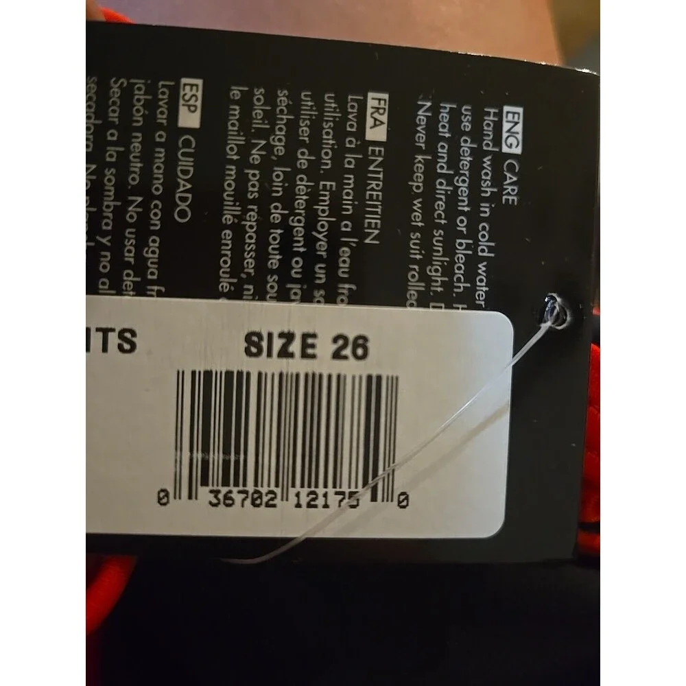 TYR RED/black Labyrinth DiamondFit 1 Pc Swimsuit, Youth Girls Size 26 NEW